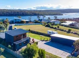 Top Of The Bay-Modern Home With Spectacular Views