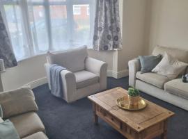 Lovely residential home 2 bed apartments, hotel v destinaci Goodmayes