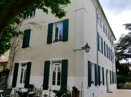 les jardins de la fontaine, B&B in Alès