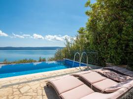 Holiday Residence Mirabella, villa in Lokva Rogoznica