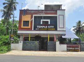 HOTEL TEMPLE CITY, hotel with parking in Papanāsam