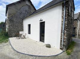 Studio naturel lanwezou, hotel in Saint-Benoît-des-Ondes