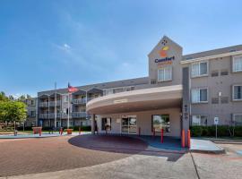 Comfort Suites DFW Airport, hotell nära Dallas-Fort Worth internationella flygplats - DFW, Irving