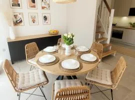 Pine Point Apartament with terrace, shared pool, tennis court