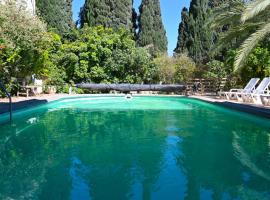 YalaRent Valley view complex In Merhavia with Private Pool: Merhavyāh şehrinde bir havuzlu otel