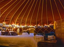 Orchard View Yurt & Hot Tub Somerset, tented camp en Weston-super-Mare