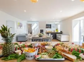 Nether Newton - Sleeps 12, Hottub, Sauna, Private Garden