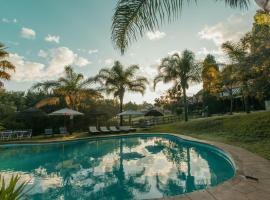 Pecan Bush Lodge, resort in Magaliesburg