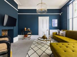 The Hackney Secret - Stylish 2BDR House with Garden, hotel in London