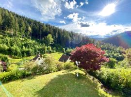 Ferienwohnung zur Bierliebe - Mit toller Aussicht im Herzen des Schwarzwaldes, lavprishotell i Hornberg