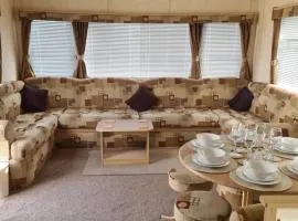 Superb 8 Berth Caravan, Golden Anchor Park