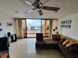 Acogedor apartamento con excelente vista al mar.