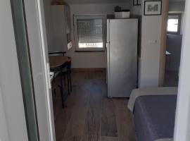 Pavel, studio apartman, hotel in Privlaka