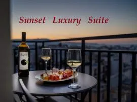 Sunset Luxury Suite - Rooftop Apartment in the City Center