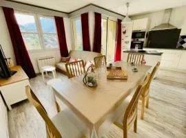Bright 50 M With Balcony And View On The Valley