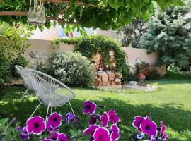 La Verde Apartments, cheap hotel in Limenaria