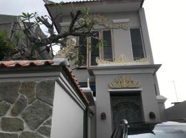 Most Bali Malioboro Villa, מלון ביוגיאקרטה