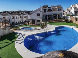 Casas Rurales Pantano de La Minilla, hotel with pools in El Ronquillo