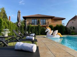 Villa Aruba & Private SPA Suites, hótel í Keszthely