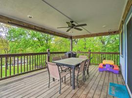 Table Rock Lake House with Fire Pit Steps to Water!, hotel with parking in Branson West