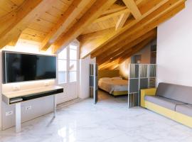 CASA KING, hotel na Komou