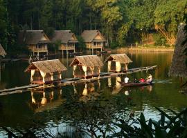 Kampung Sampireun Resort & Spa, hotel in Garut