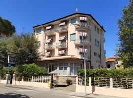 Hotel Puccinelli, hotel a Lido di Camaiore