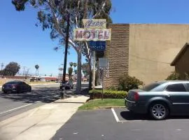 The Crest Motel