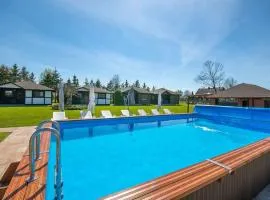 Holiday center with pool, Lacko