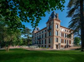 Château de Fiac - Luxurious Hôtel & Spa: Fiac, Étangs de Fiac Golf Course yakınında bir otel