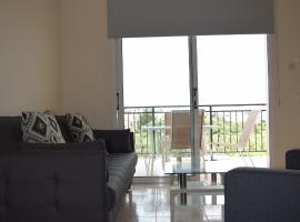 Eden Heights Sea View Apartment 203 - By IMH Travel & Tours, מקום אירוח ביתי בפאפוס סיטי