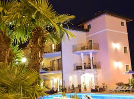Residenza Le Due Torri, hotel en Riva del Garda