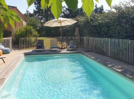 Villa Ribba 6 pers piscine 5 min plage en voiture, hotel i Gialla