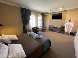 Khan Boutique Hotel, hotel with parking in Almaty