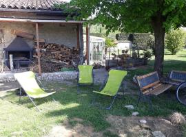 Un jardin sur la colline, homestay in Claveyson