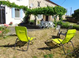 Maison de 4 chambres avec jardin amenage a Mercoeur, vacation home in Mercoeur