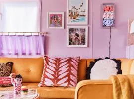 Fun Barbie Inspired, 6 Berth Caravan - Camber Sands Holiday Park, near the Beach