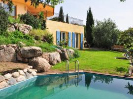 Gîte dans villa méditerranéenne, hotel cu piscine din Porto-Vecchio
