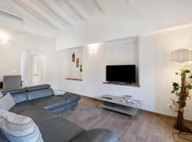 Ca di Perti Apt 3, hotel with jacuzzis in Finale Ligure