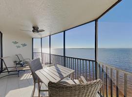 Bay View Tower 634 Sanibel Harbour Resort, Ferienunterkunft in Fort Myers