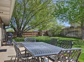 Family-Friendly Cedar City Home Yard and Grill, holiday home in Cedar City