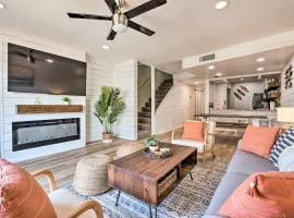 Chic Fort Walton Condo about 2 Blocks to Beach!