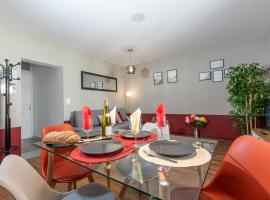 Le Red St Léon : Lit Queen Size * WIFI * Idéal Couple, apartamento em Colmar