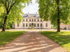 Château de Charmeil- Vichy chambres d'hôtes: Charmeil şehrinde bir Oda ve Kahvaltı