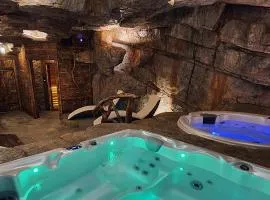 Luksusowy domek w Osadzie Jaworzyna z jaskinią SPA