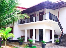 Parallel villa, hotell nära SLAF China Bay flygplats - TRR, Trincomalee