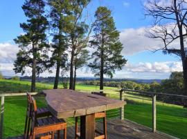 Gorgeous villa 10 acre of land, holiday home in Menzies Creek