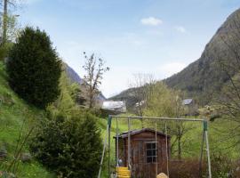 Nice Home In Gavarnie-gdre With Wifi And 2 Bedrooms, overnachtingsmogelijkheid in Gèdre