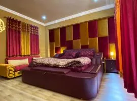 ALI Luxury & Executive Apartments & Cottages Near PC Bhurban - Cooling & Heating Inverter-Gas Blow Heater-Full Kitchen-Mountain View-Lawn-Play Area-55 inches LED-WIFI-Lift- Free Breakfast