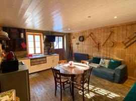 authentique logement de colpoteur, ξενοδοχείο σε Albiez-Montrond